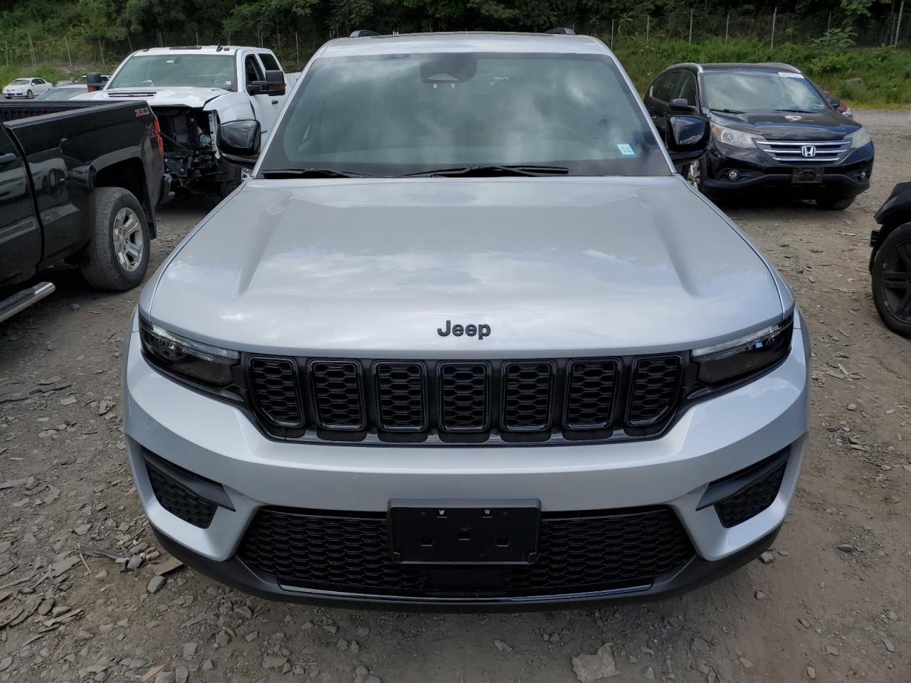 2024 Jeep GRAND CHER, LAREDO