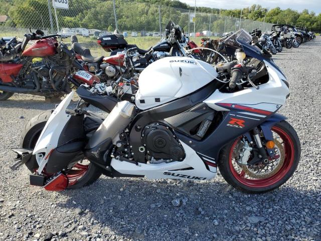 SUZUKI GSX-R600 2024 white  gas JS1GN7FA0R7100039 photo #1