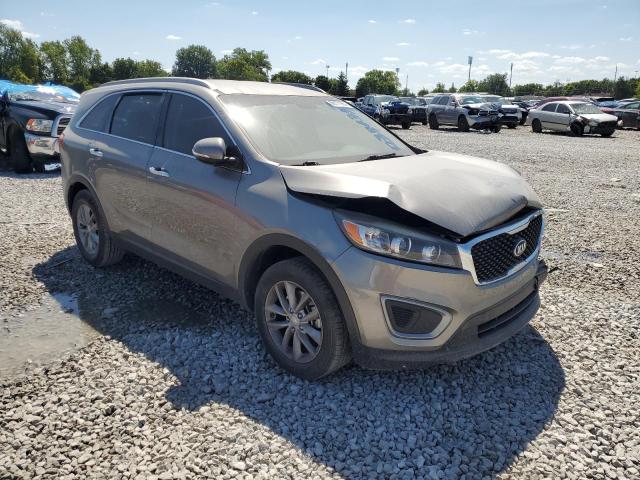 VIN 5XYPG4A35GG035633 2016 KIA Sorento, LX no.4