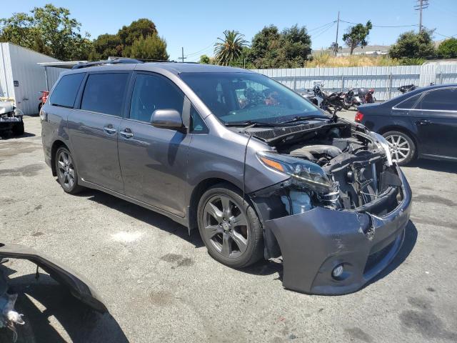 2017 TOYOTA SIENNA SE 5TDXZ3DC9HS880134
