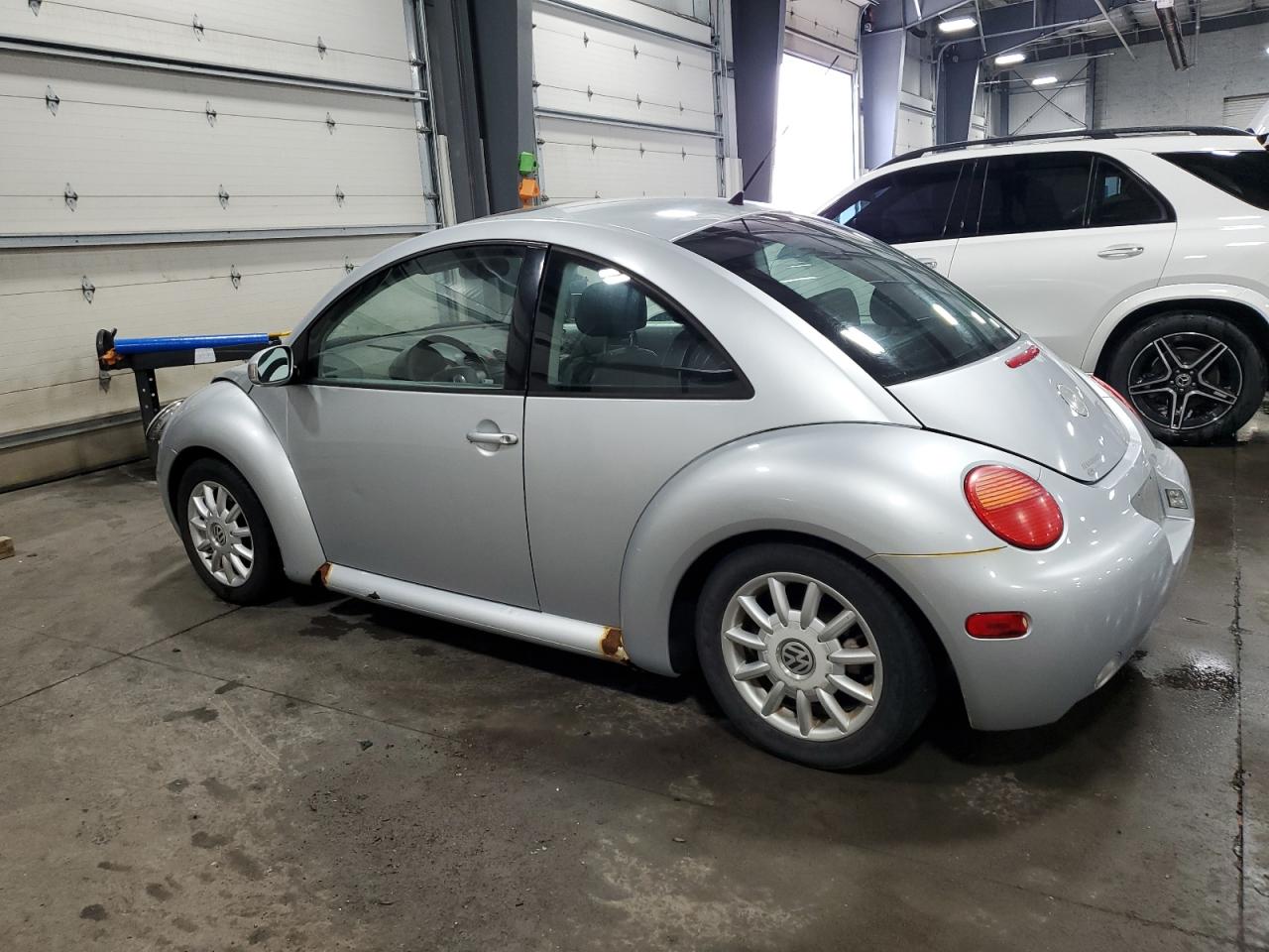 Lot #2996611683 2004 VOLKSWAGEN NEW BEETLE