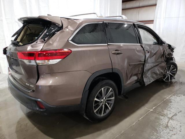 VIN 5TDJZRFH5KS966050 2019 Toyota Highlander, SE no.3