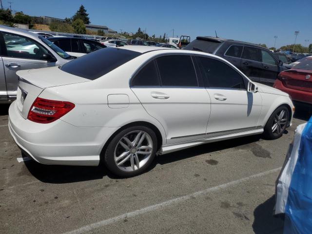 VIN WDDGF4HB4DA757077 2013 Mercedes-Benz C-Class, 250 no.3