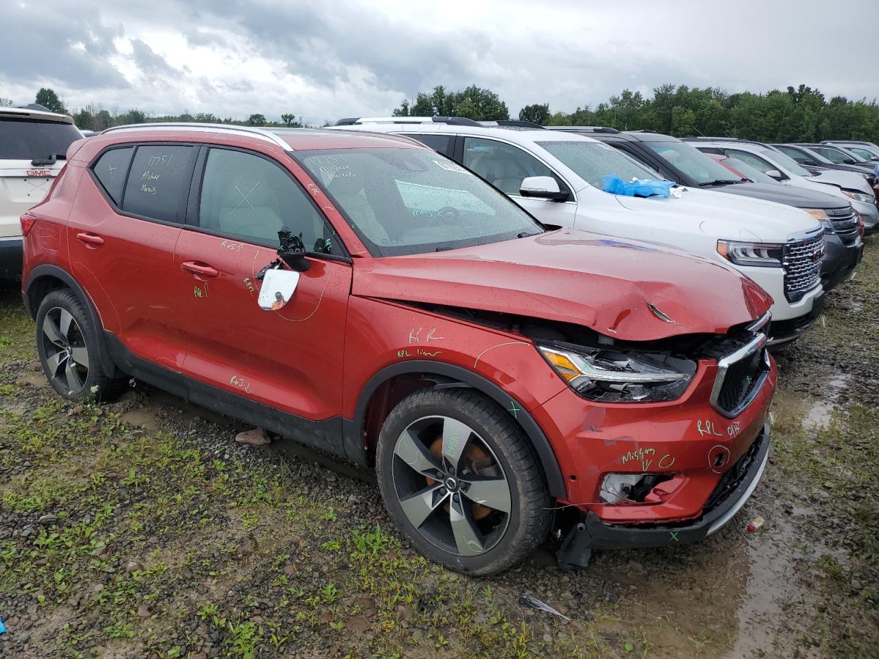 Lot #2976719831 2019 VOLVO XC40 T5 MO