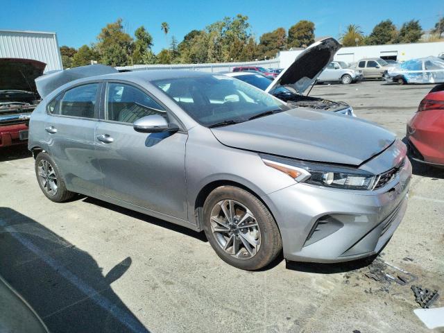 VIN 3KPF24AD8RE713374 2024 KIA Forte, LX no.4