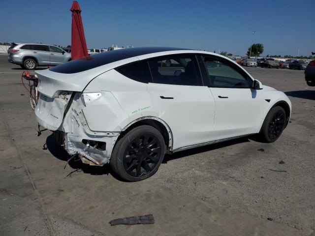 VIN 7SAYGDEE7PF590058 2023 Tesla MODEL Y no.3