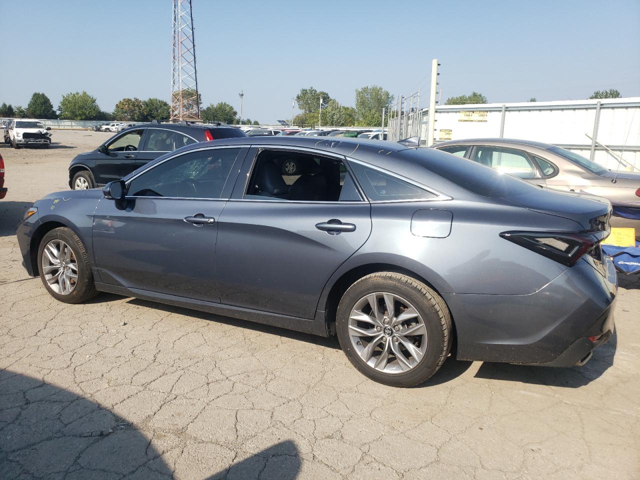 Lot #2991360336 2020 TOYOTA AVALON XLE