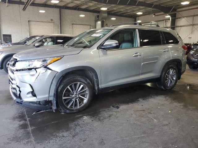 VIN 5TDJZRFHXKS563441 2019 Toyota Highlander, SE no.1