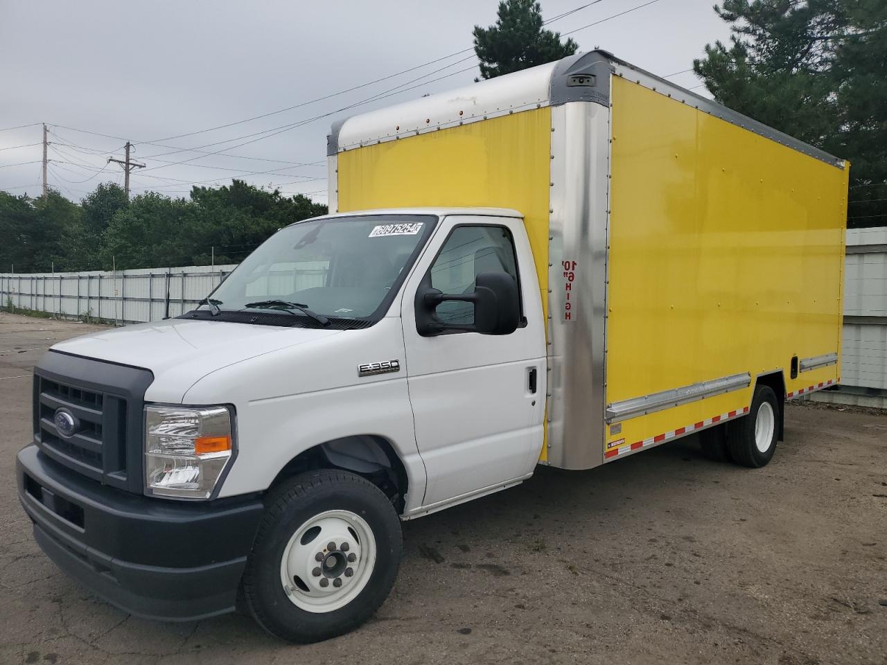 Ford E-350 2024 Base