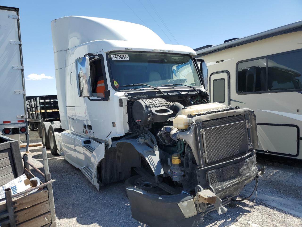 Lot #3021096177 2012 VOLVO VN VNL