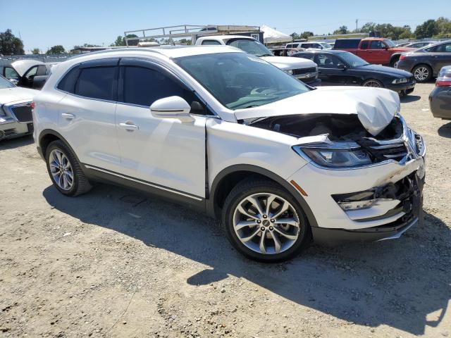 VIN 5LMCJ2C97HUL22437 2017 Lincoln MKC, Select no.4