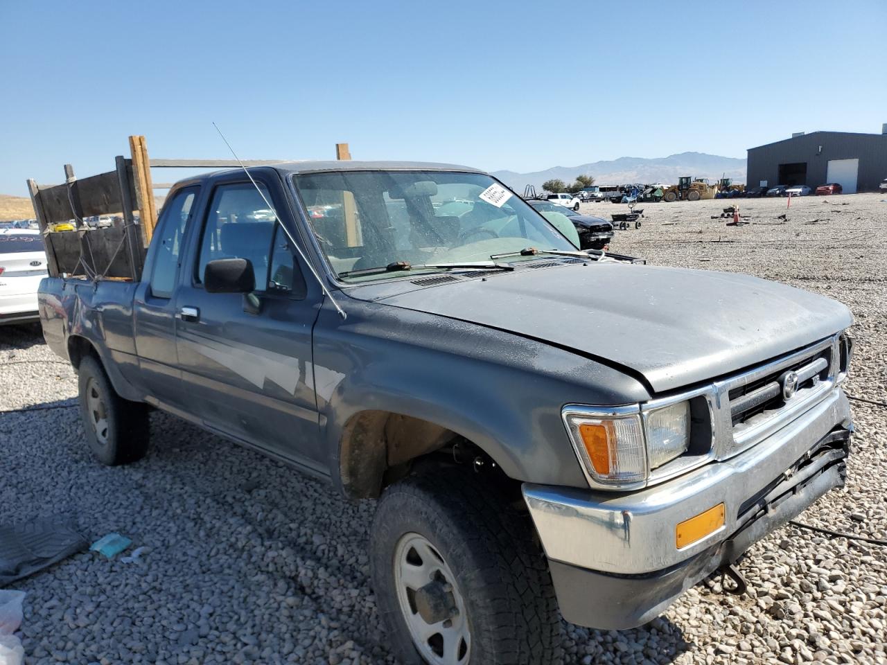 Lot #3021141226 1992 TOYOTA PICKUP 1/2