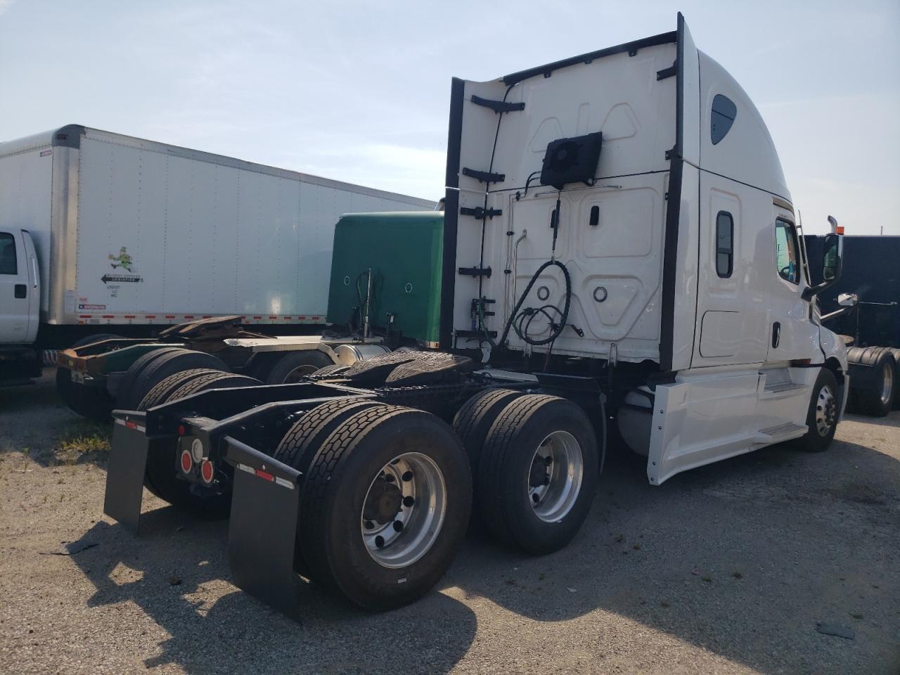 Lot #2838584285 2023 FREIGHTLINER CASCADIA 1