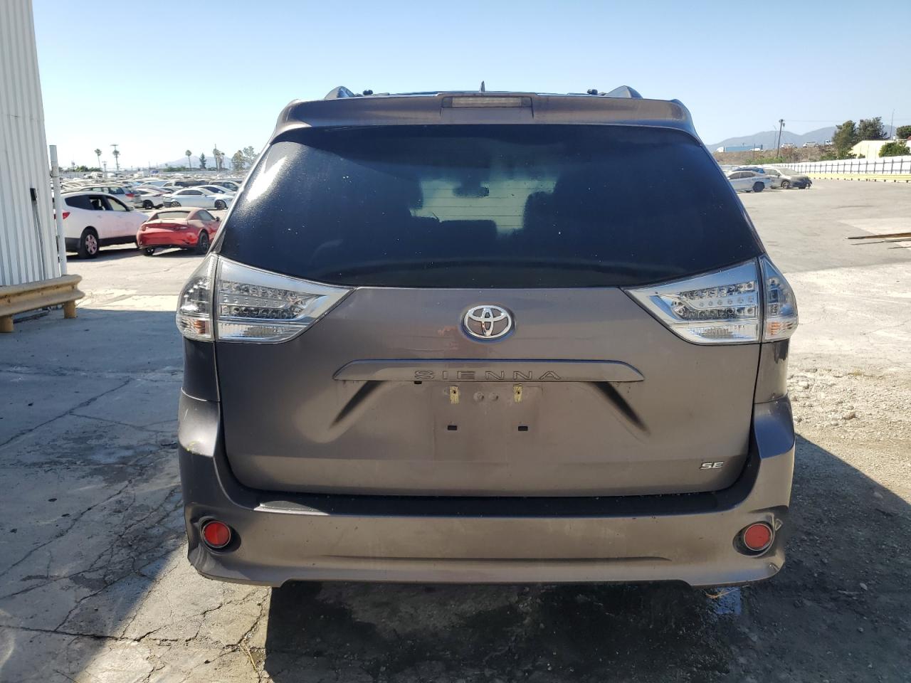 Lot #3028393783 2020 TOYOTA SIENNA SE