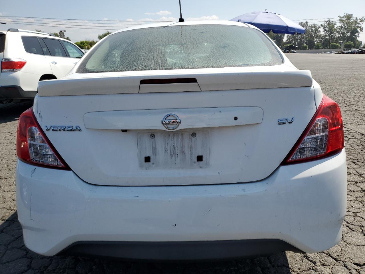 Lot #3005984767 2019 NISSAN VERSA S