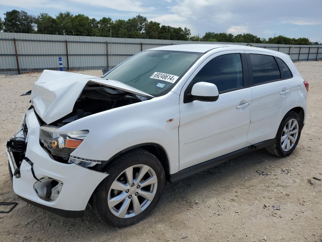 Mitsubishi Outlander Sport 2015 MEDIUM