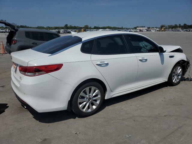 VIN 5XXGT4L3XJG257301 2018 KIA Optima, LX no.3