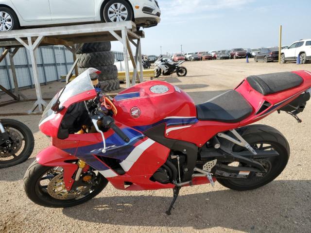 HONDA CBR600 RR 2024 red  gas JH2PC40J9RK100628 photo #4