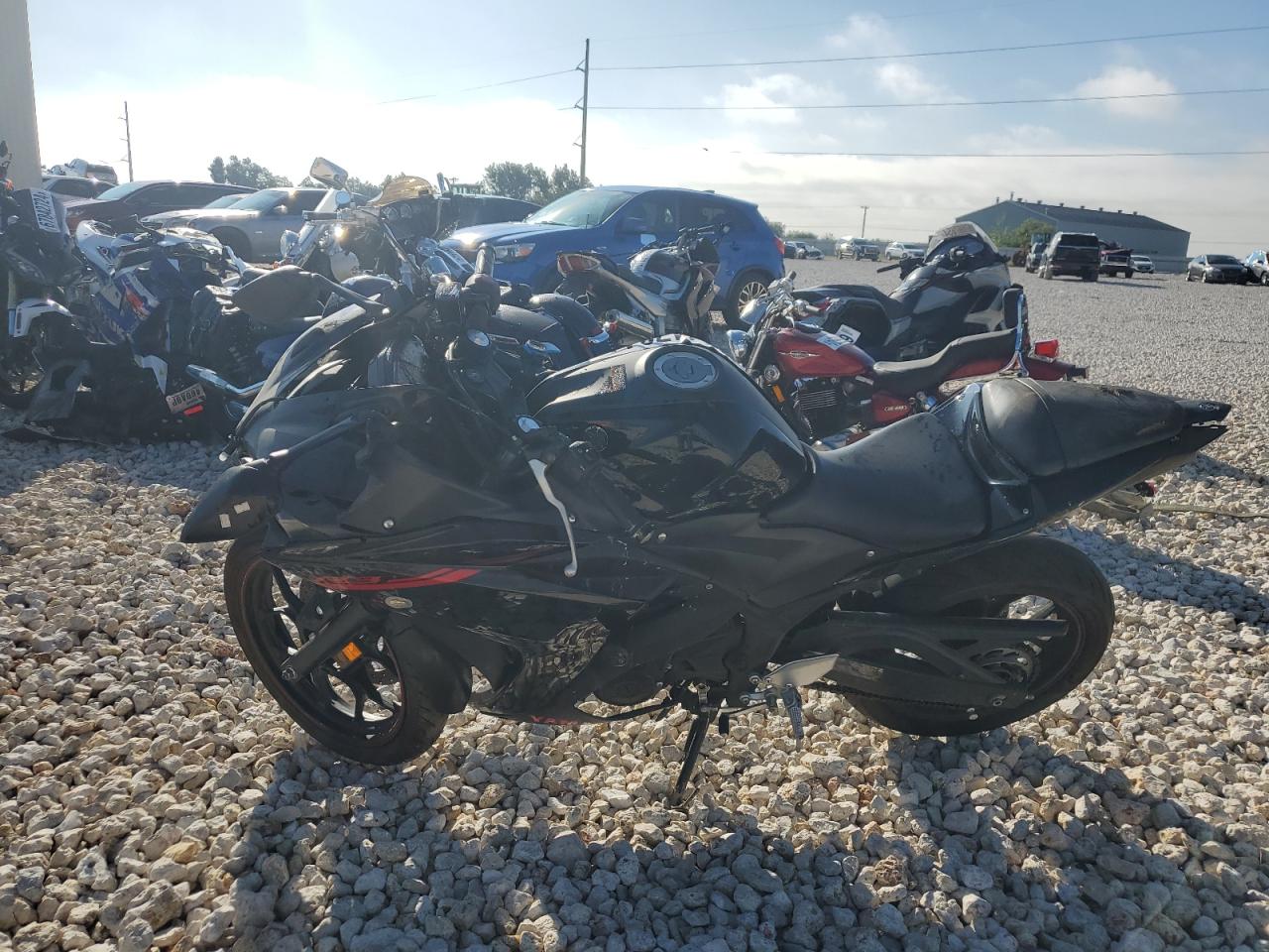 Lot #3046991117 2015 YAMAHA YZFR3