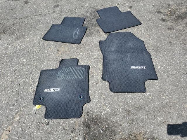 2019 TOYOTA RAV4 XLE - JTMW1RFVXKD037941