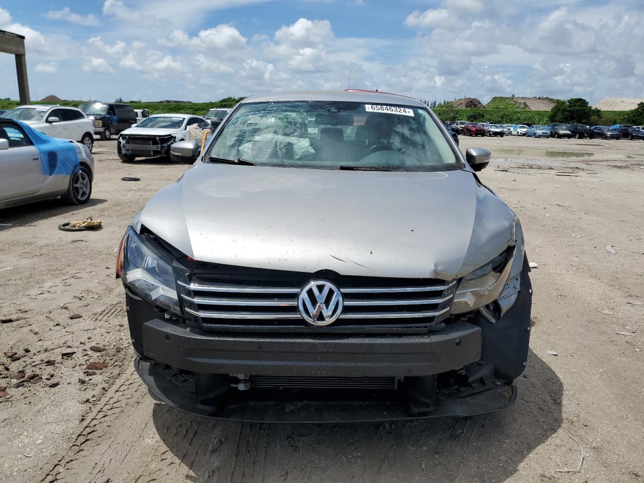 Lot #3028547915 2013 VOLKSWAGEN PASSAT SE