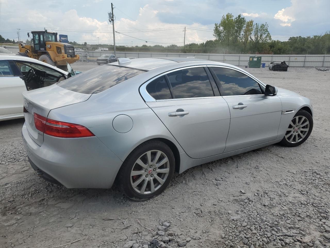 Lot #2811323319 2019 JAGUAR XE