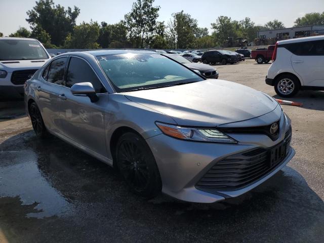 VIN 4T1B11HKXJU047706 2018 Toyota Camry, L no.4