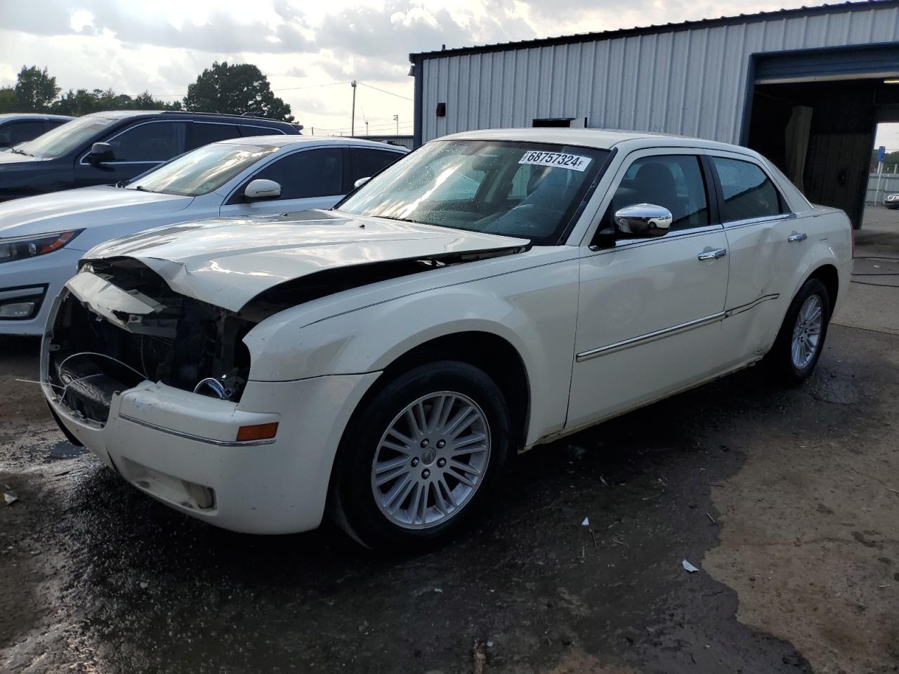 Lot #3026005970 2010 CHRYSLER 300 TOURIN