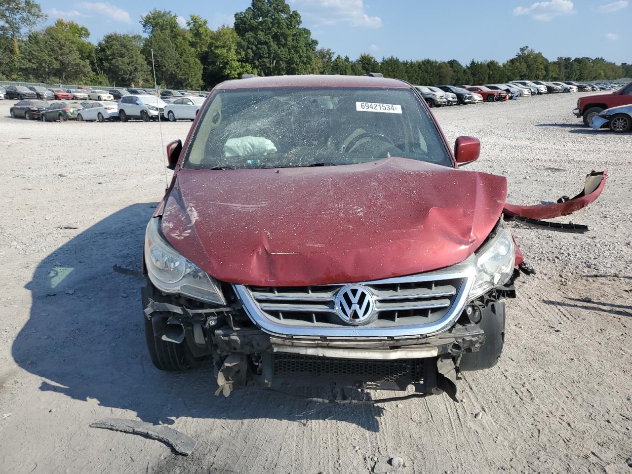 Lot #2955321577 2011 VOLKSWAGEN ROUTAN SE