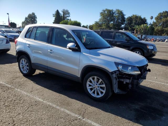 VIN WVGAV7AX2HK050968 2017 Volkswagen Tiguan, S no.4