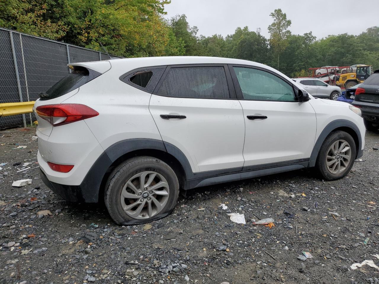 Lot #2907528630 2017 HYUNDAI TUCSON SE