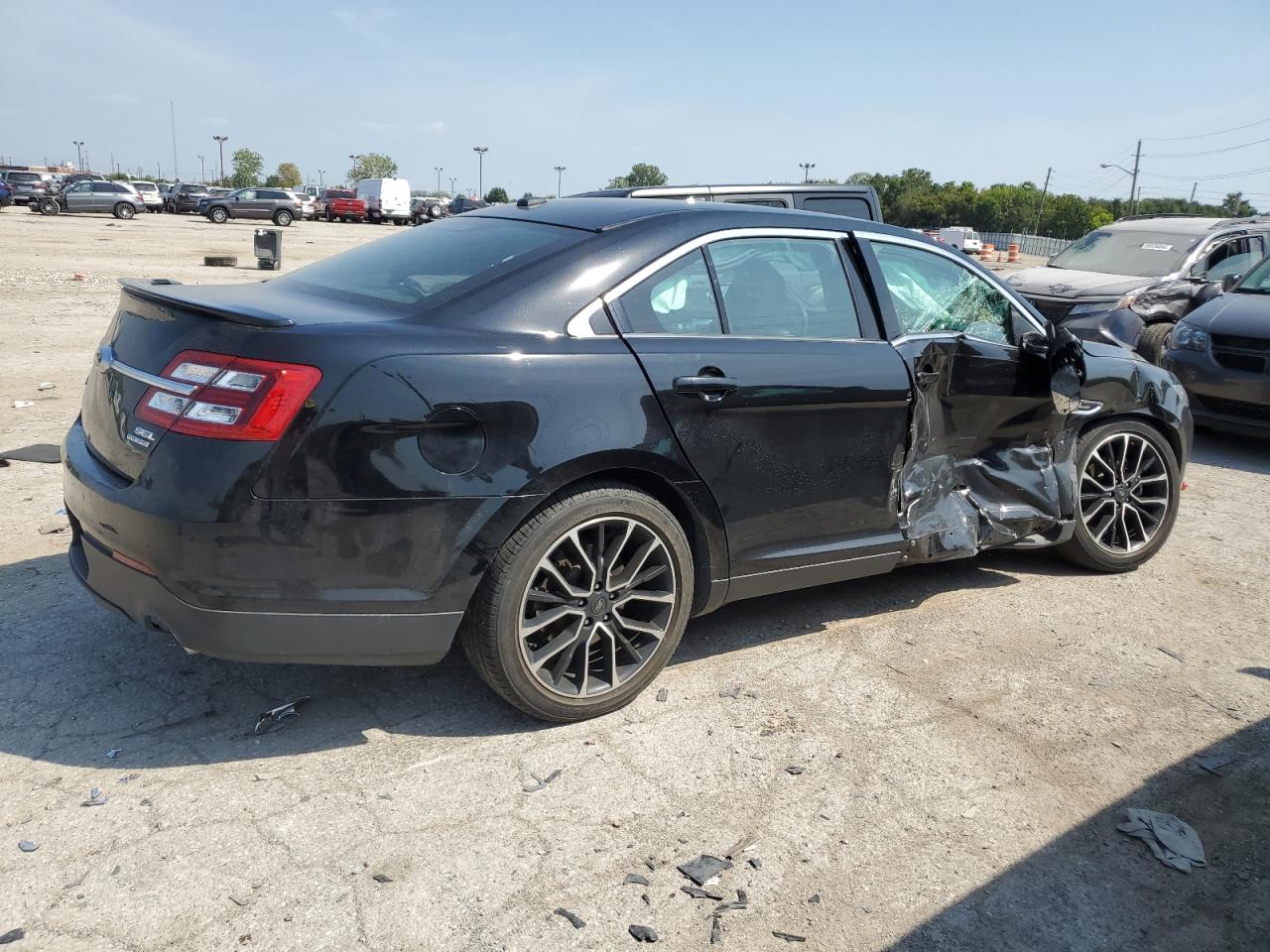 Lot #2843329574 2017 FORD TAURUS SEL