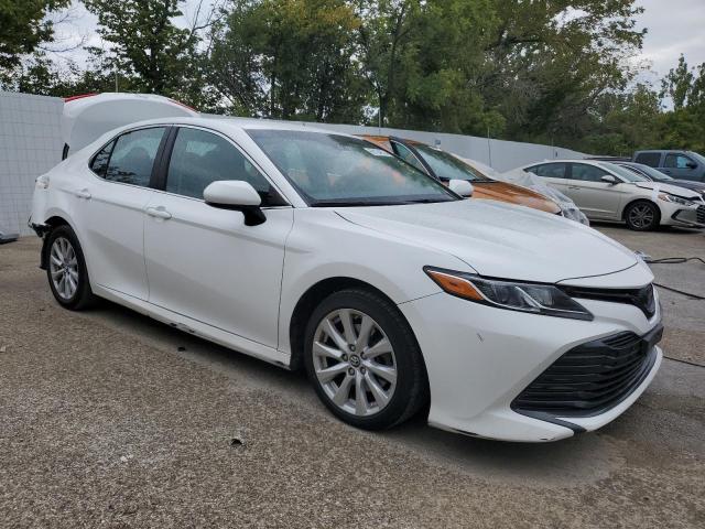 2018 TOYOTA CAMRY L - 4T1B11HK8JU578452