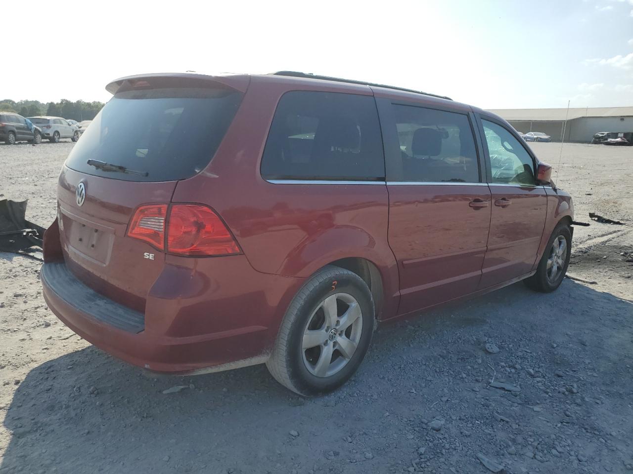 Lot #2955321577 2011 VOLKSWAGEN ROUTAN SE