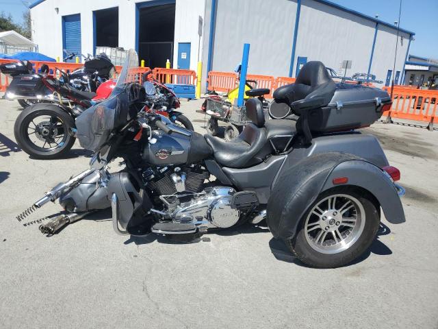 2022 HARLEY-DAVIDSON FLHTCUTG 1HD1MAF2XNB855256