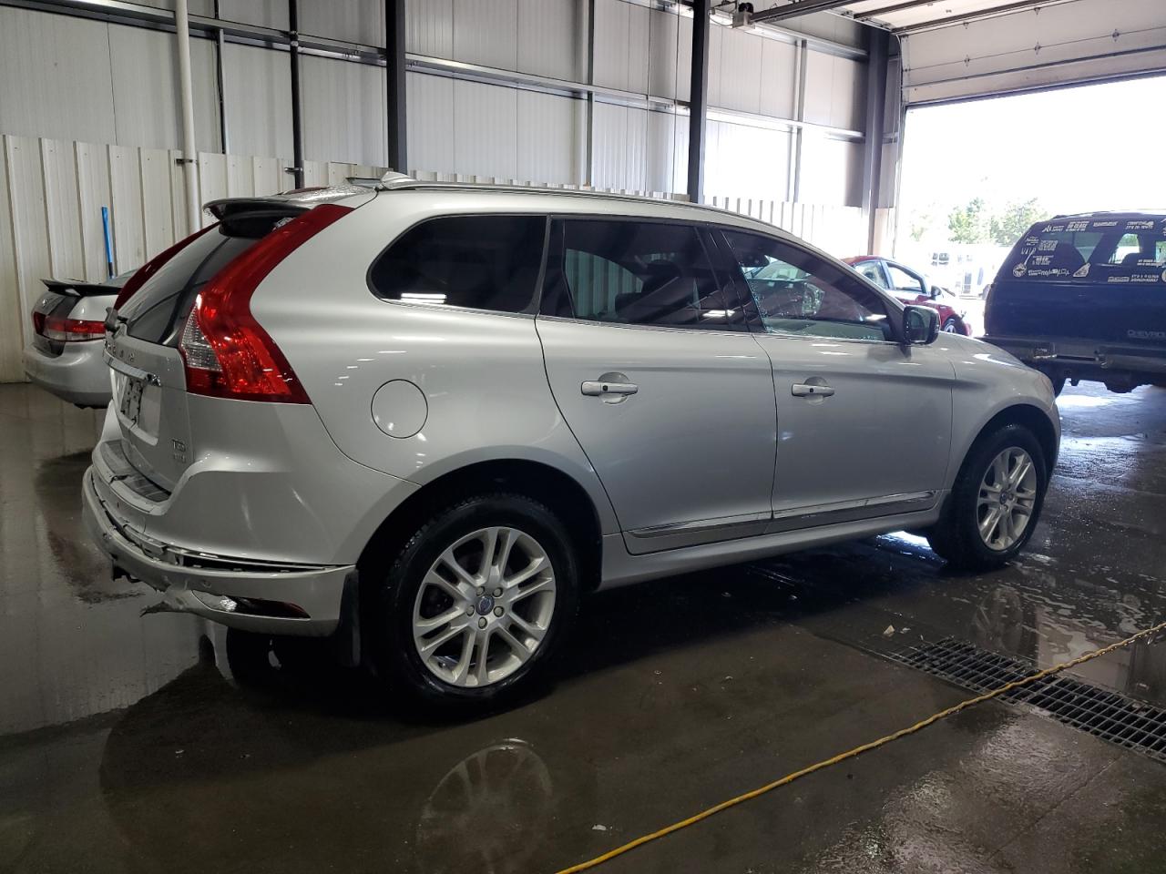 Lot #2996611684 2015 VOLVO XC60 T5 PL