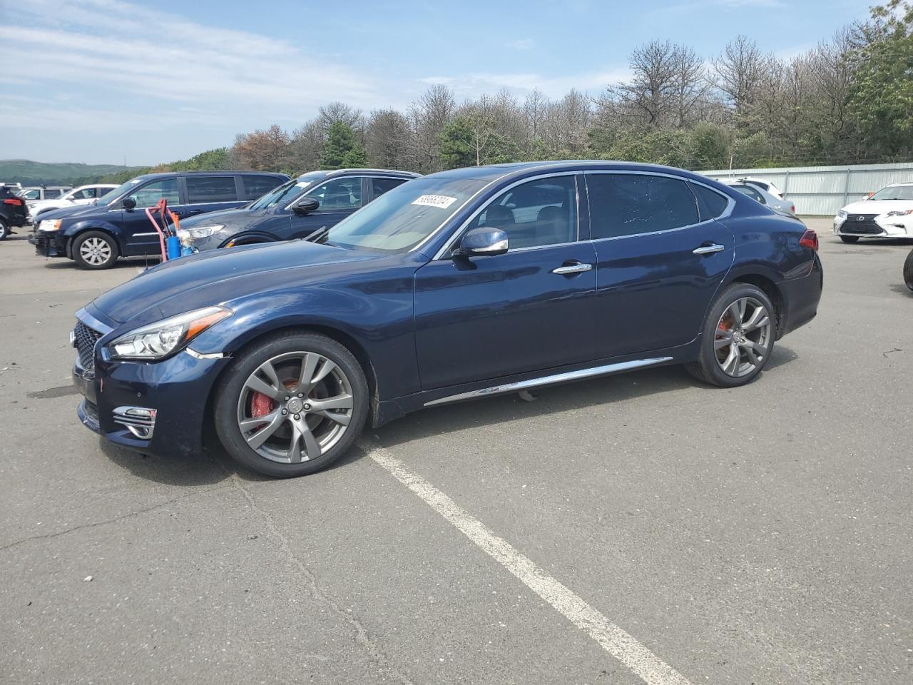 INFINITI Q70 3.7