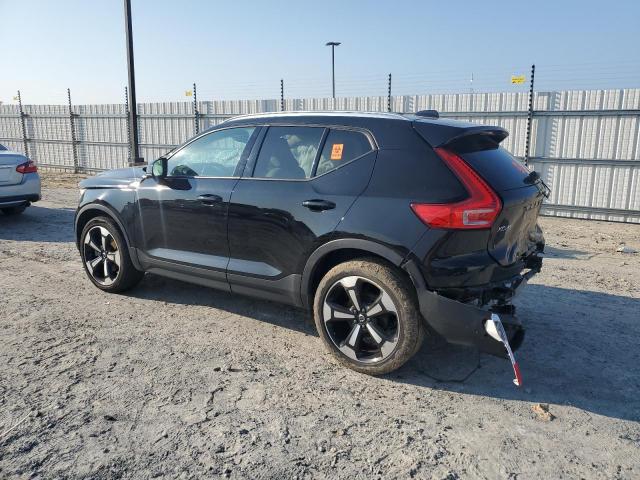 VIN YV4162UK8N2647975 2022 Volvo XC40, T5 Momentum no.2