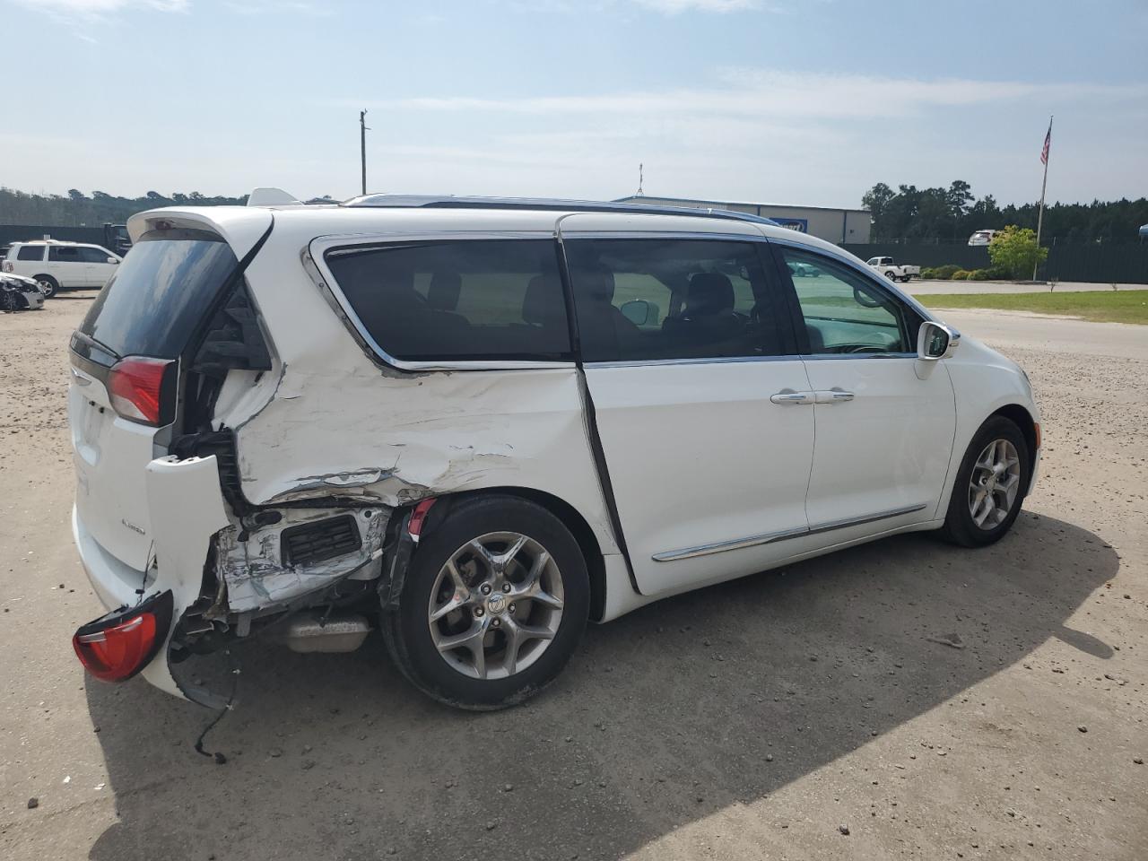 Lot #2909610374 2017 CHRYSLER PACIFICA L