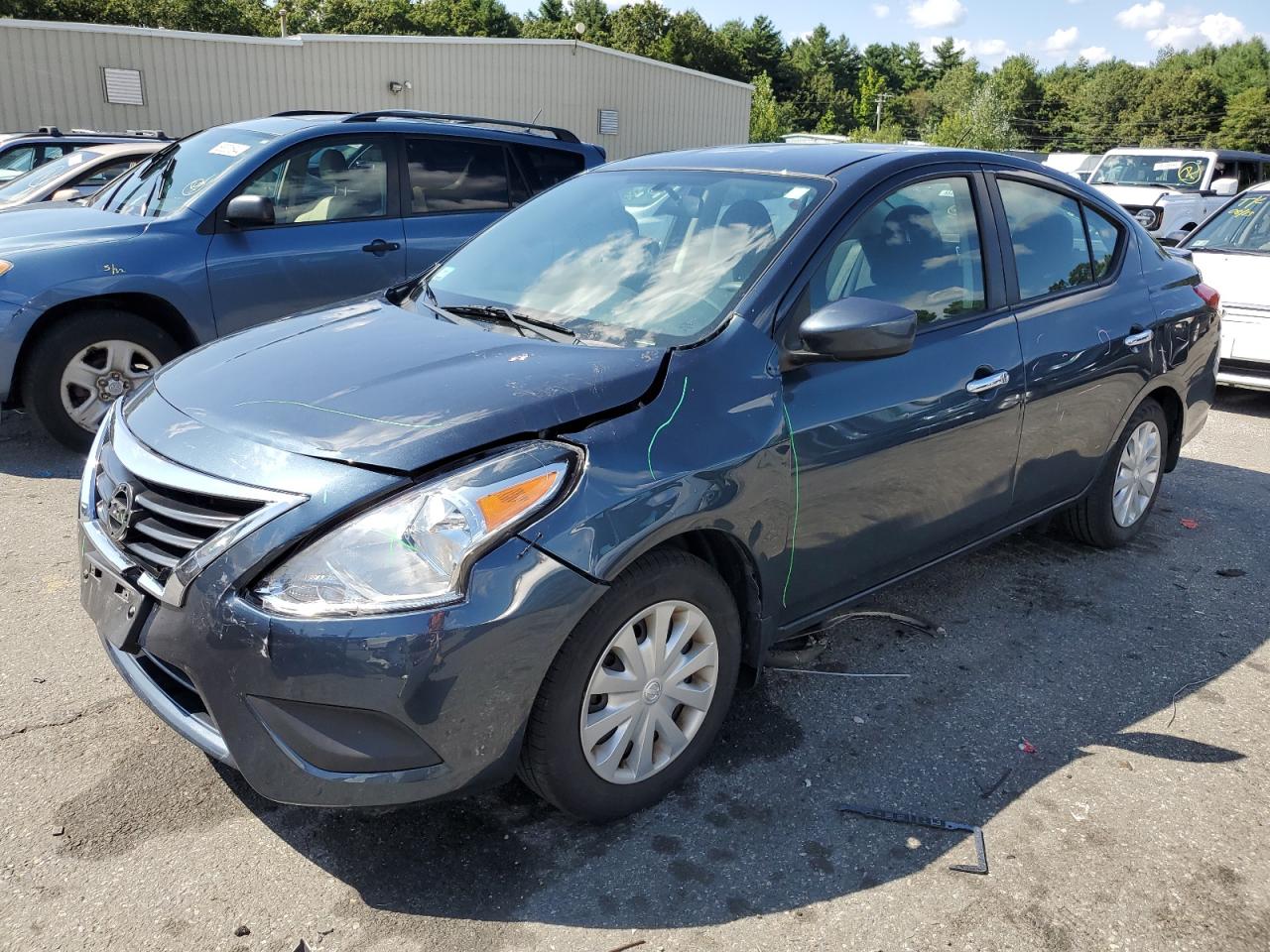NISSAN VERSA S