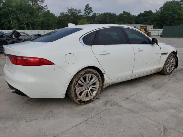 VIN SAJBJ4BV8HCY31084 2017 Jaguar XF, Premium no.3