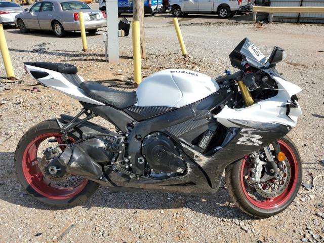 SUZUKI GSX-R750 2024 white  gas JS1GR7MA2R7101085 photo #1