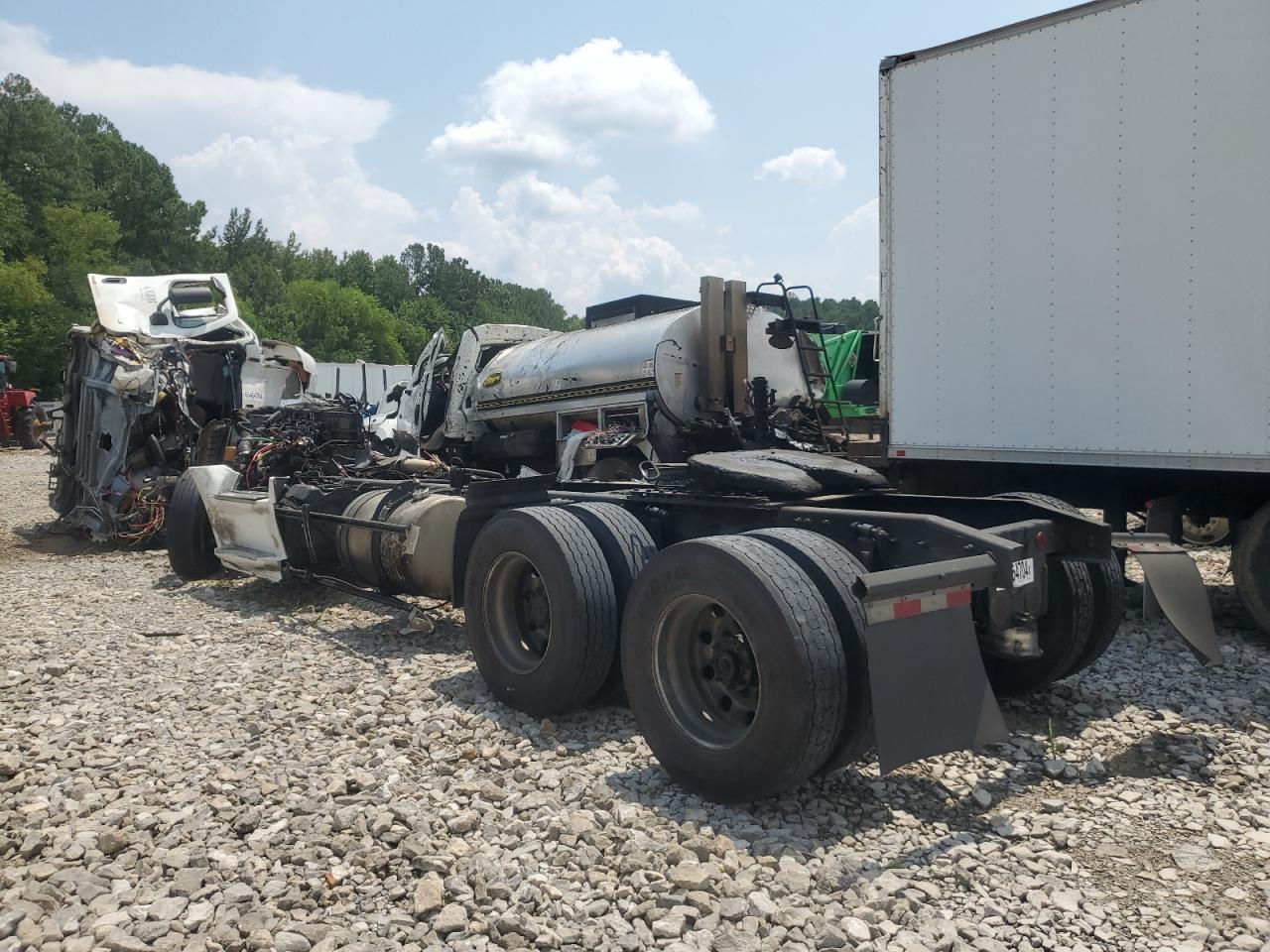 Lot #2784468661 2016 FREIGHTLINER CASCADIA 1