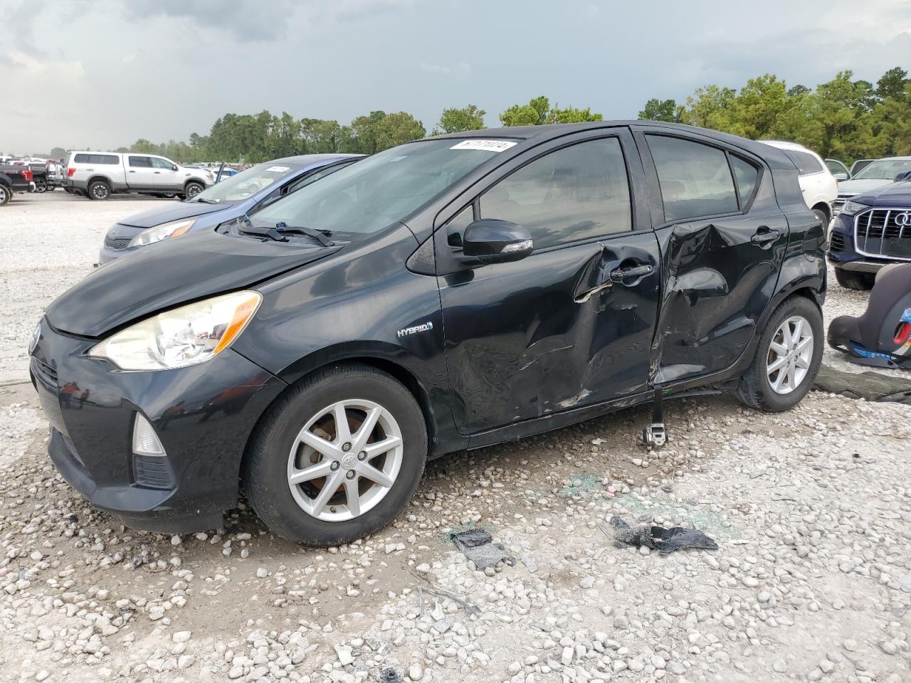 Toyota Prius C 2014 NHP10L