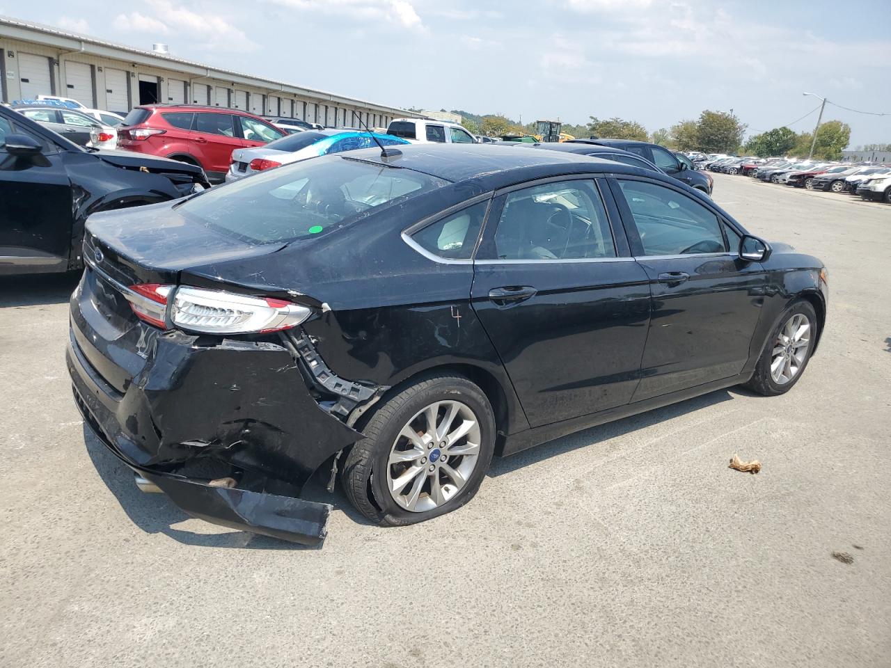 Lot #2926332512 2017 FORD FUSION SE