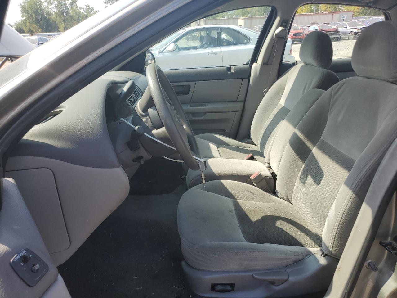 Lot #2845871240 2004 FORD TAURUS SE