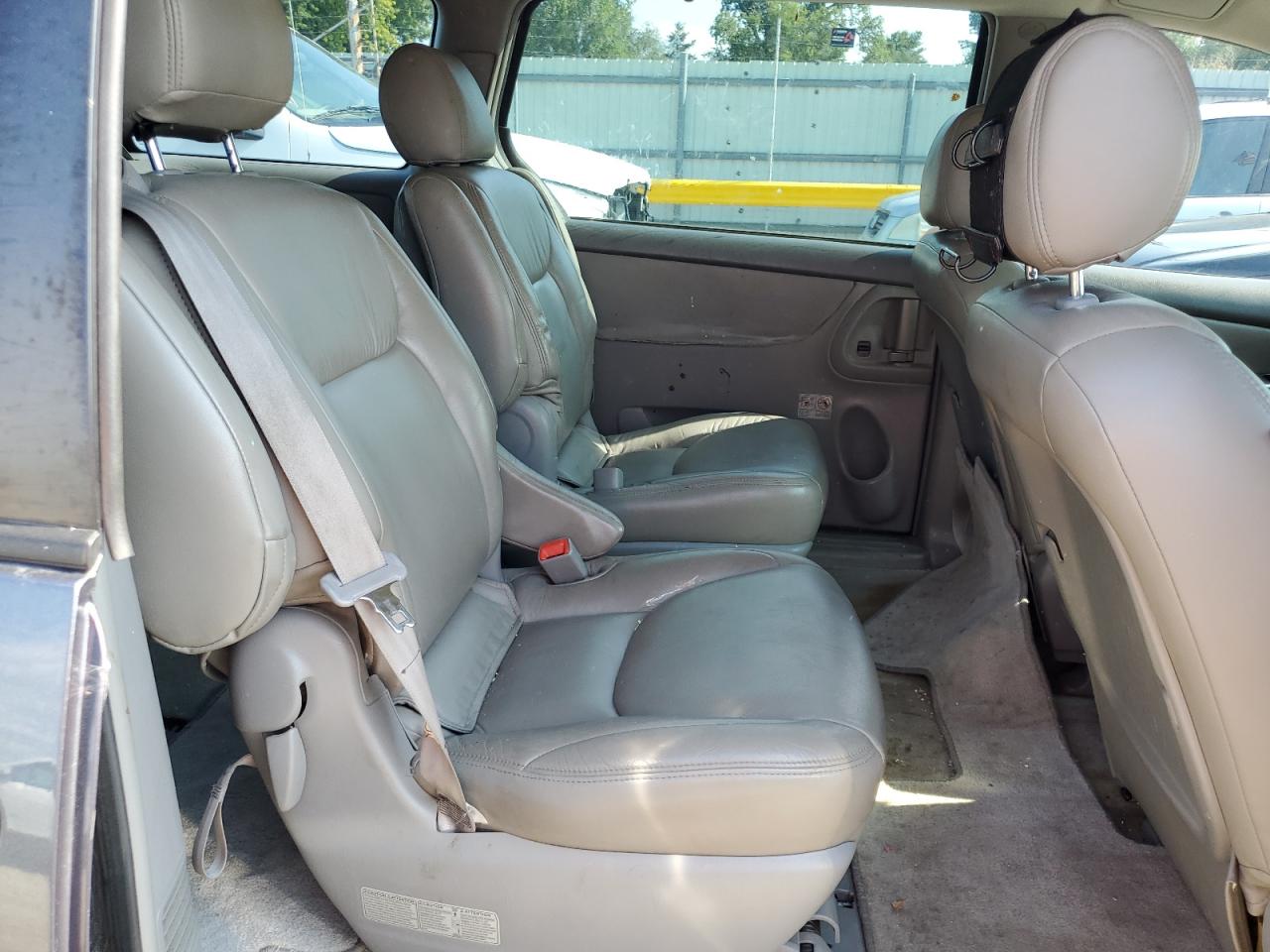 Lot #2886418877 2006 TOYOTA SIENNA CE