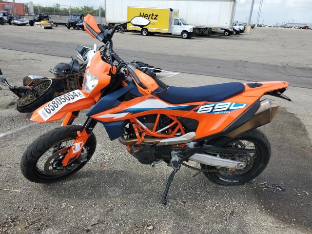 2024 KTM 690 SMC R VBKLSV403RM762161