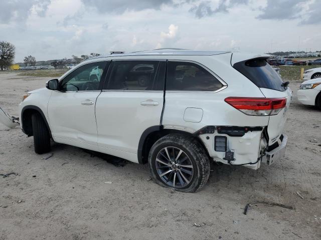 VIN 5TDKZRFH9HS513076 2017 Toyota Highlander, SE no.2