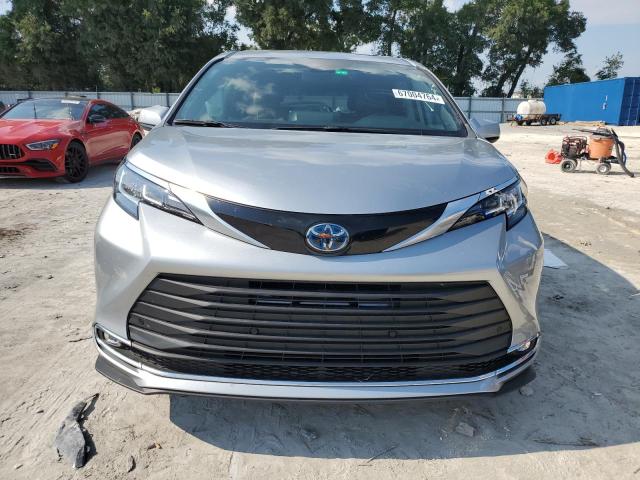 2021 TOYOTA SIENNA XLE - 5TDYRKECXMS004390